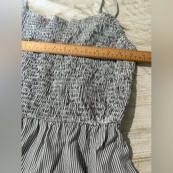 Cupshe NWT women’s striped smocked bodice wide leg shorts romper XL - Picture 8 of 12